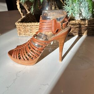 Stuart Weitzman cognac leather shoes. In excellent condition.